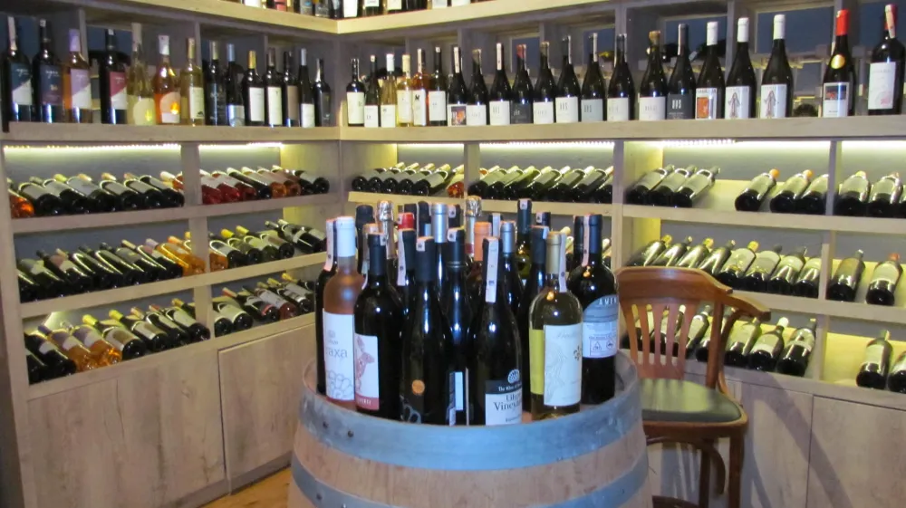 GÜRCİSTAN’IN 8 BİN YILLIK ŞARAP GELENEĞİ: KÖKLERİNE UZANAN BİR TADIM YOLCULUĞU