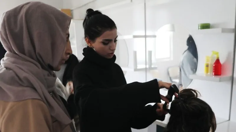 Haliliye Belediyesi kadınlara eğitim ve hobi desteğini sürdürüyor 