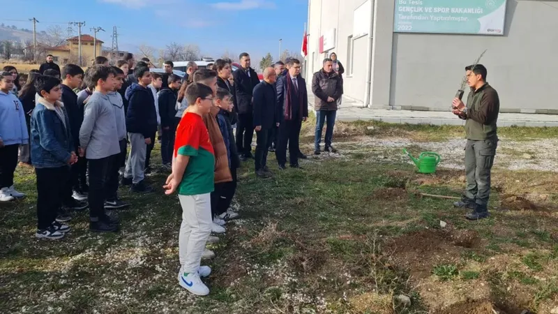 Kemer’de insan hakları için fidanlar dikildi