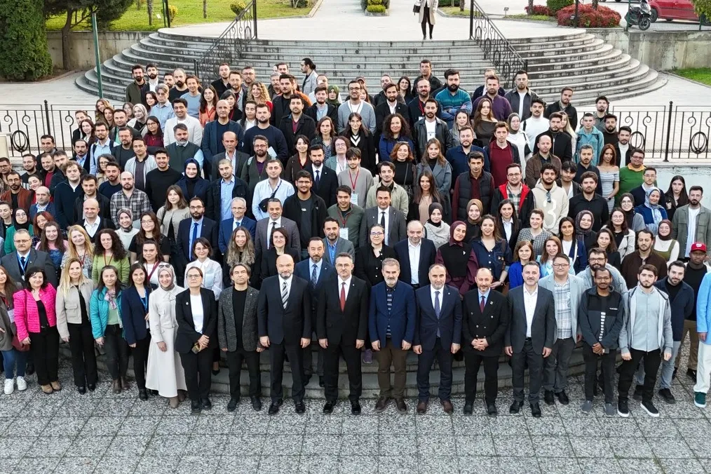 Bursa Teknik Üniversitesi mezunları aynı çatıda buluştu