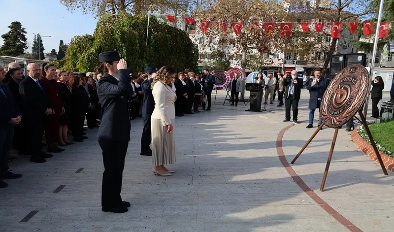 Tekirdağ’da Kadın Haklarının 91. Yılı Çelenk Töreniyle Anıldı