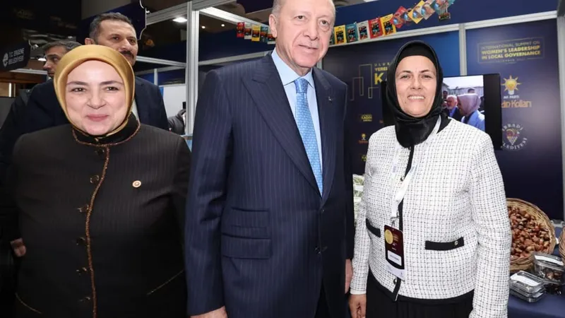 Başkan Sekmen, Kadın Zirvesi’nde İbradı’yı Cumhurbaşkanına tanıttı