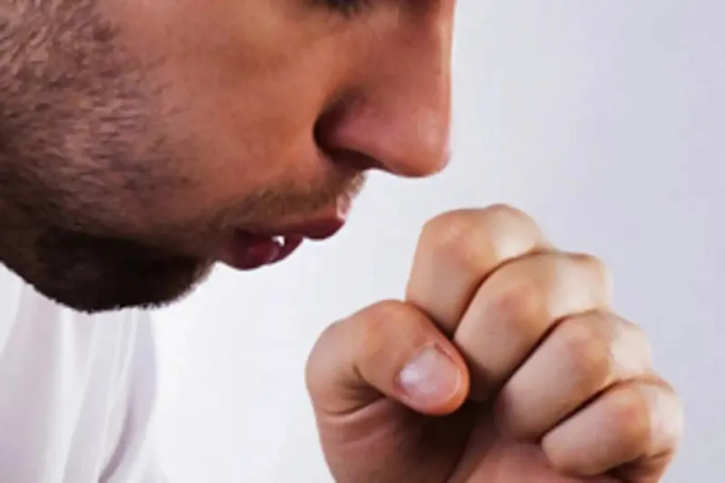 Kış aylarında artan inatçı öksürük basit bir üşütme olmayabilir