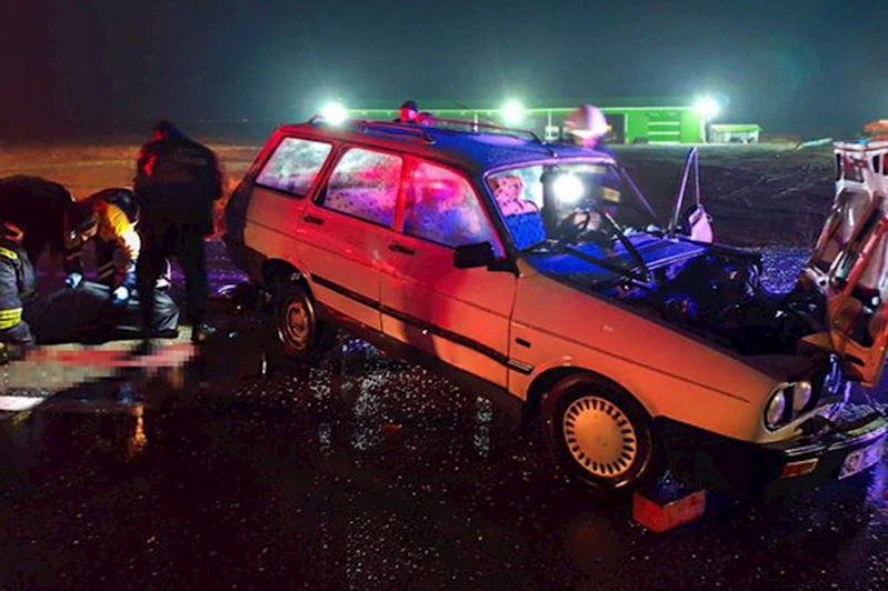 Otomobil kamyona çarptı: 1 ölü