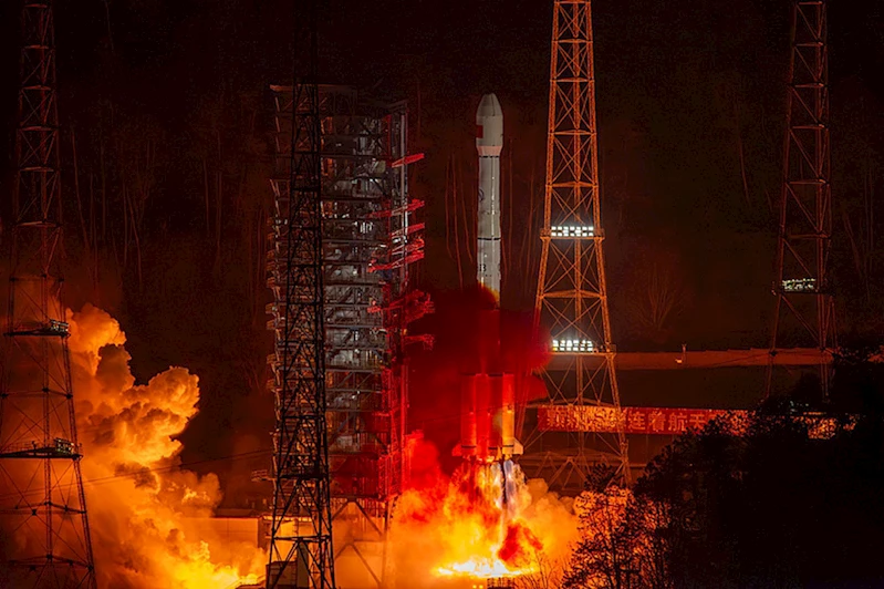 Çin uzaya yeni uydu fırlattı