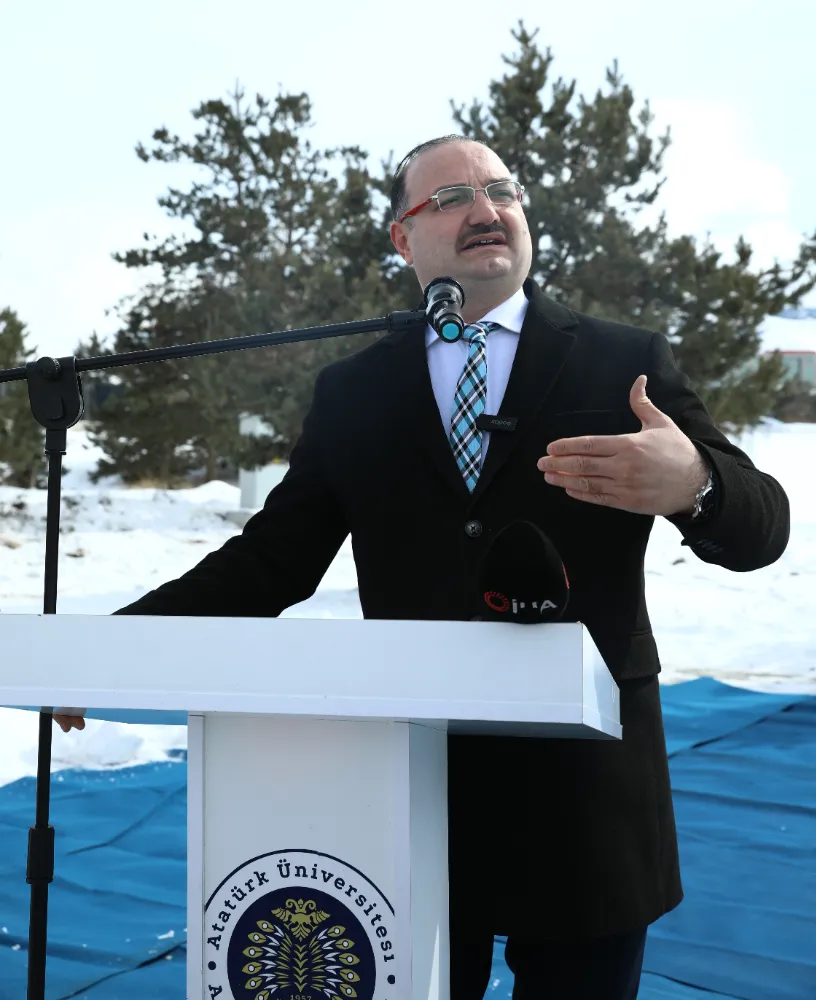 YENİ KIZAK PİSTİNDE ÖĞRENCİLER DOYASIYA EĞLENDİ