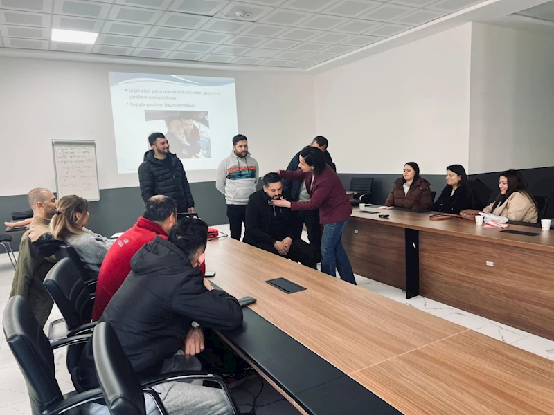 Valilik personellerine ilkyardım eğitimi düzenlendi 