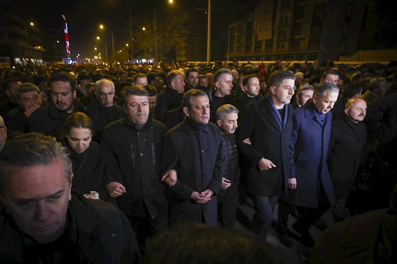 CHP Lideri Özgür Özel, Adıyaman’da 6 Şubat anma yürüyüşü ve mevlit törenine katıldı  - Videolu Haber