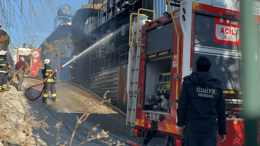 Çerkezköy’de suni deri fabrikasında korkutan yangın!