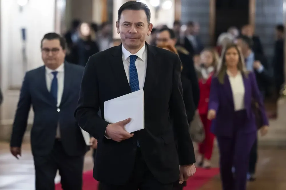 Portekiz’de hükümet parlamentodaki güven oylamasını kaybederek düştü