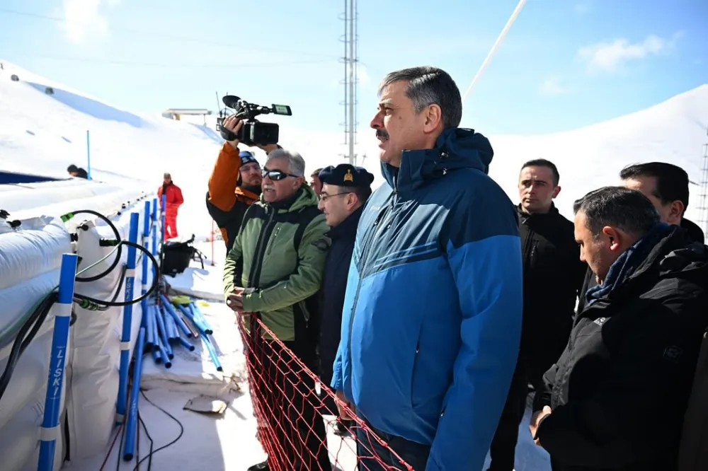 Vali Çiftçi FIS Dünya Snowboard Kupasının açılışını yaptı…