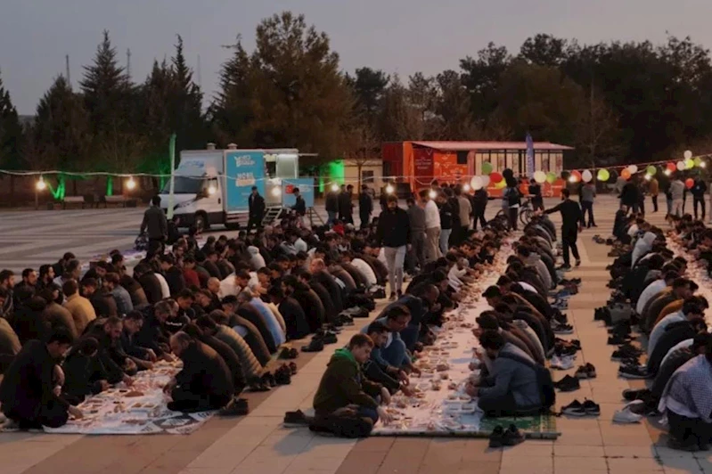 GAÜN öğrenci topluluklarından iftar programı