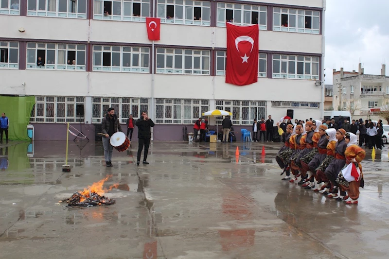 Kahta GAP Anadolu Lisesi’nde coşkulu Nevruz kutlaması 