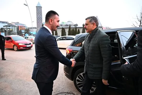 Vali Çiftçi iftarda ülkü ocaklarındaydı…