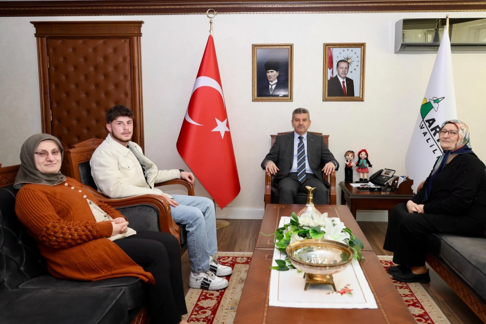 Artvin Valisi Ergün şehit Aydemir