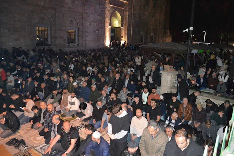 Bursalılar, Kadir Gecesi