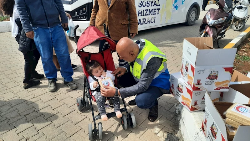 Hedef Kızılelma Derneği gönüllüleri deprem şehitliğinde miniklerin yüzünü güldürdü  - Videolu Haber