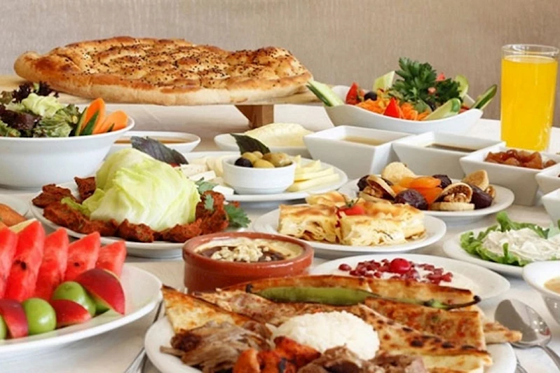 Bayramda ani beslenme değişikliği metabolizmayı zorlayabilir