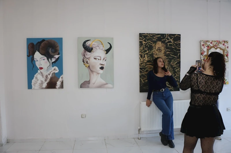 Adıyaman Üniversitesi’nde birbirinden yetenekli genç ressamlardan anlamlı sergi  - Videolu Haber