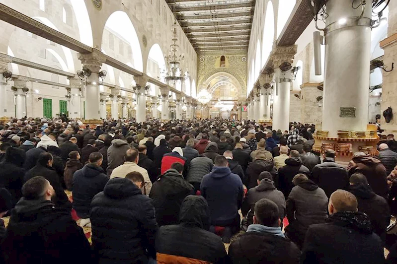 Siyonistler, Mescid-i Aksa’da cuma namazı kılınmasını engelliyor