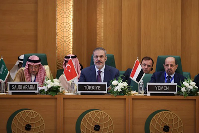 Bakan Fidan: Filistinliler büyük acılar çekmeye devam ediyor