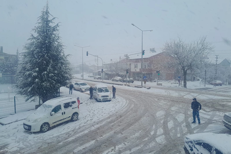 Meteorolojiden kuvvetli sağanak ve kar uyarısı