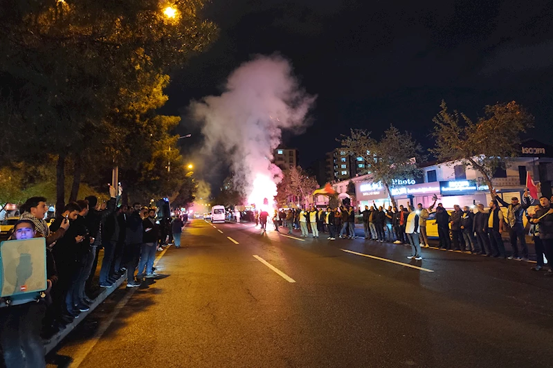 Diyarbakır’da düzenlenen Tekbir Cuma’sından kareler