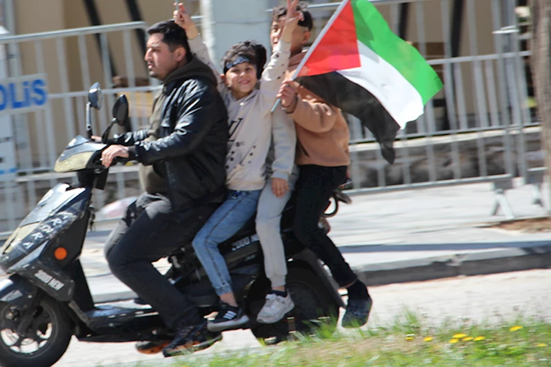 Gaziantep Mevlid-i Nebi etkinliğine katılan yaşlılar: Peygamberimizi anmaya geldik