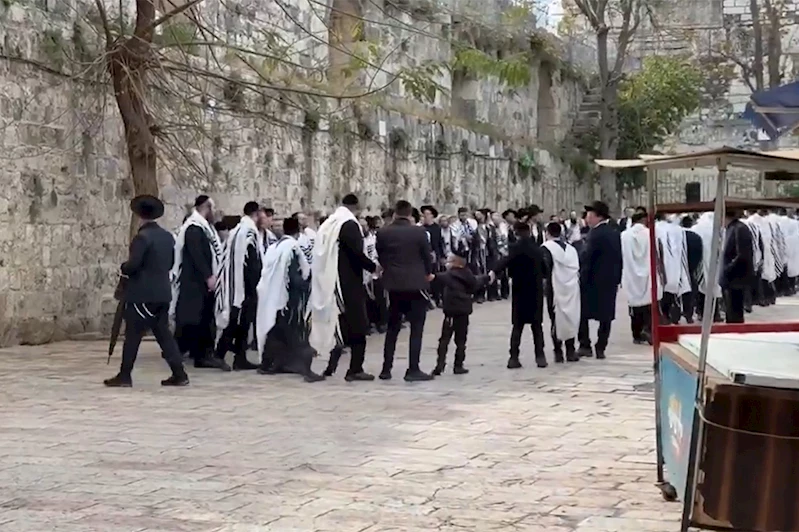 İşgalcilerden Mescid-i Aksa’ya 