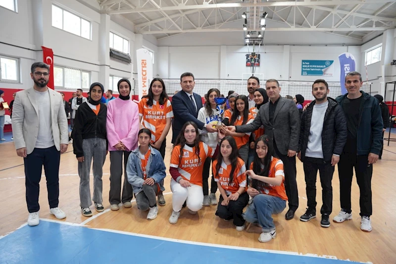 Kahta’da gençlik sporla buluştu: Turnuva finalleri coşkusu 