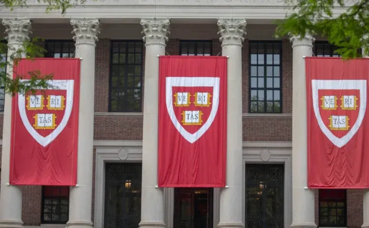 Amerika’da ilk isyan: Harvard Trump’a direndi, “Teslim olmayacağız” dedi