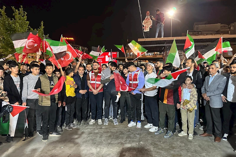 Şanlıurfa’da gençler Gazze için Rabia Meydanı’nda buluştu