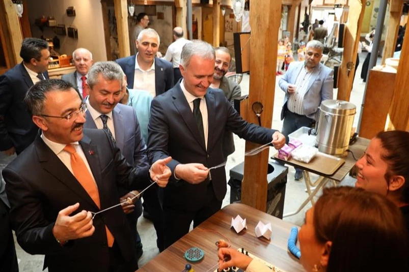 “Geçmişten Günümüze Oyuncak Sergisi” İnegöl Kent Müzesinde açıldı