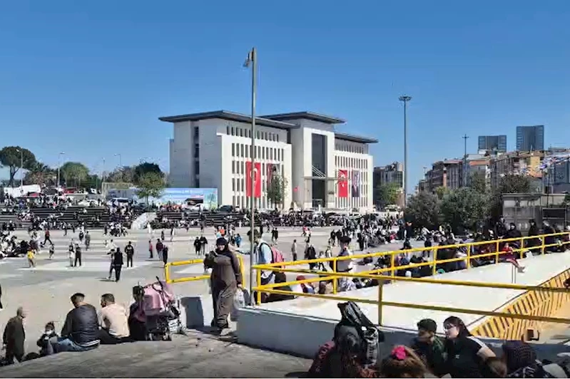 Okul bahçeleri, spor salonları ve camiler İstanbul