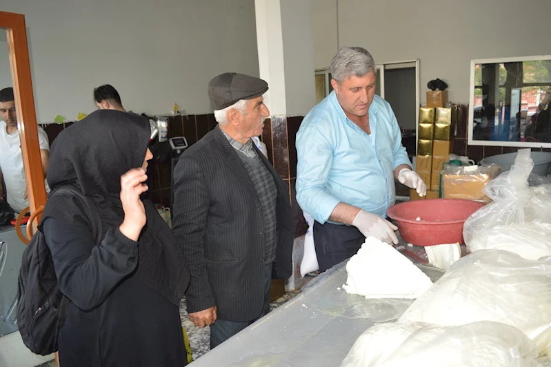 Siirt’te yeni sezon peynir tezgâhlara girdi, üretici artan maliyetler nedeniyle dert yanıyor