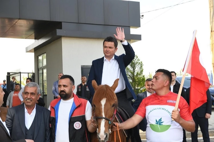 Bursa Osmangazi’de geleneksel rahvan at koşusu coşkusu