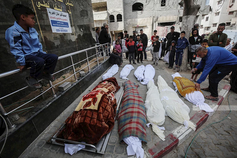 Siyonist rejim mülteci çadırlarını vurdu: 9 Şehit