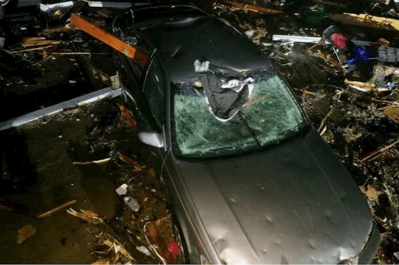 ABD’yi hortum vurdu: Bir ölü, 10 yaralı