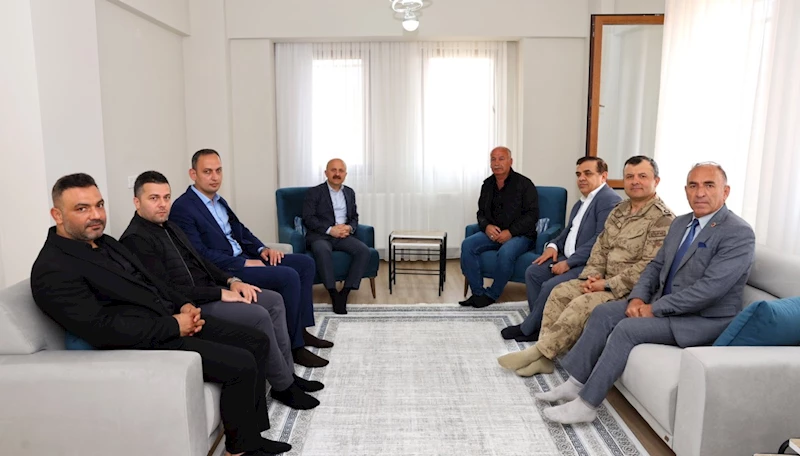 Vali Varol, Zey Köyünde yapımı tamamlanarak evlerine geçen aileleri ziyaret etti 