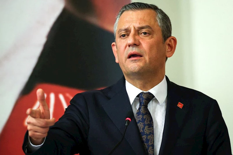 Özgür Özel yeniden CHP Genel Başkanı seçildi