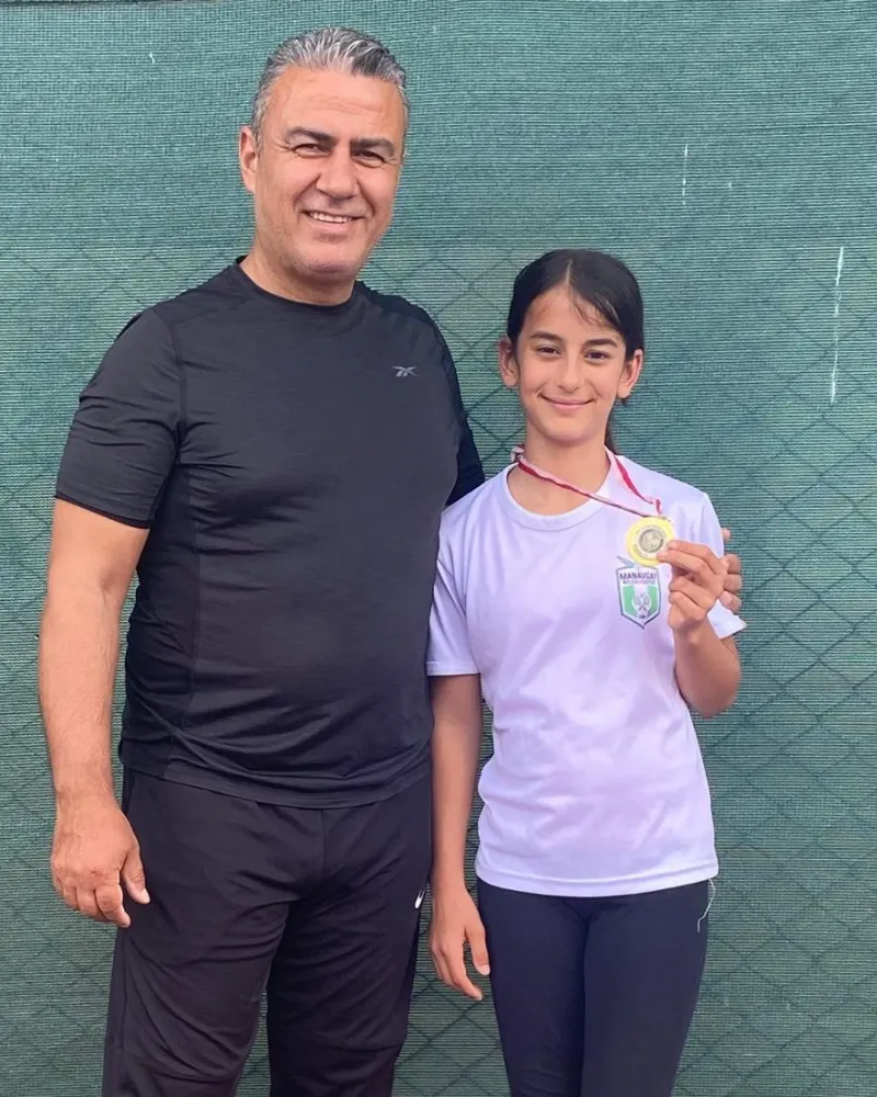 MANAVGAT BELEDİYESİ TENİS KULÜBÜ SPORCUSU TÜRKİYE ŞAMPİYONU OLDU