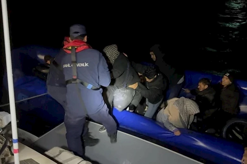 İzmir açıklarında düzensiz göçmen operasyonu