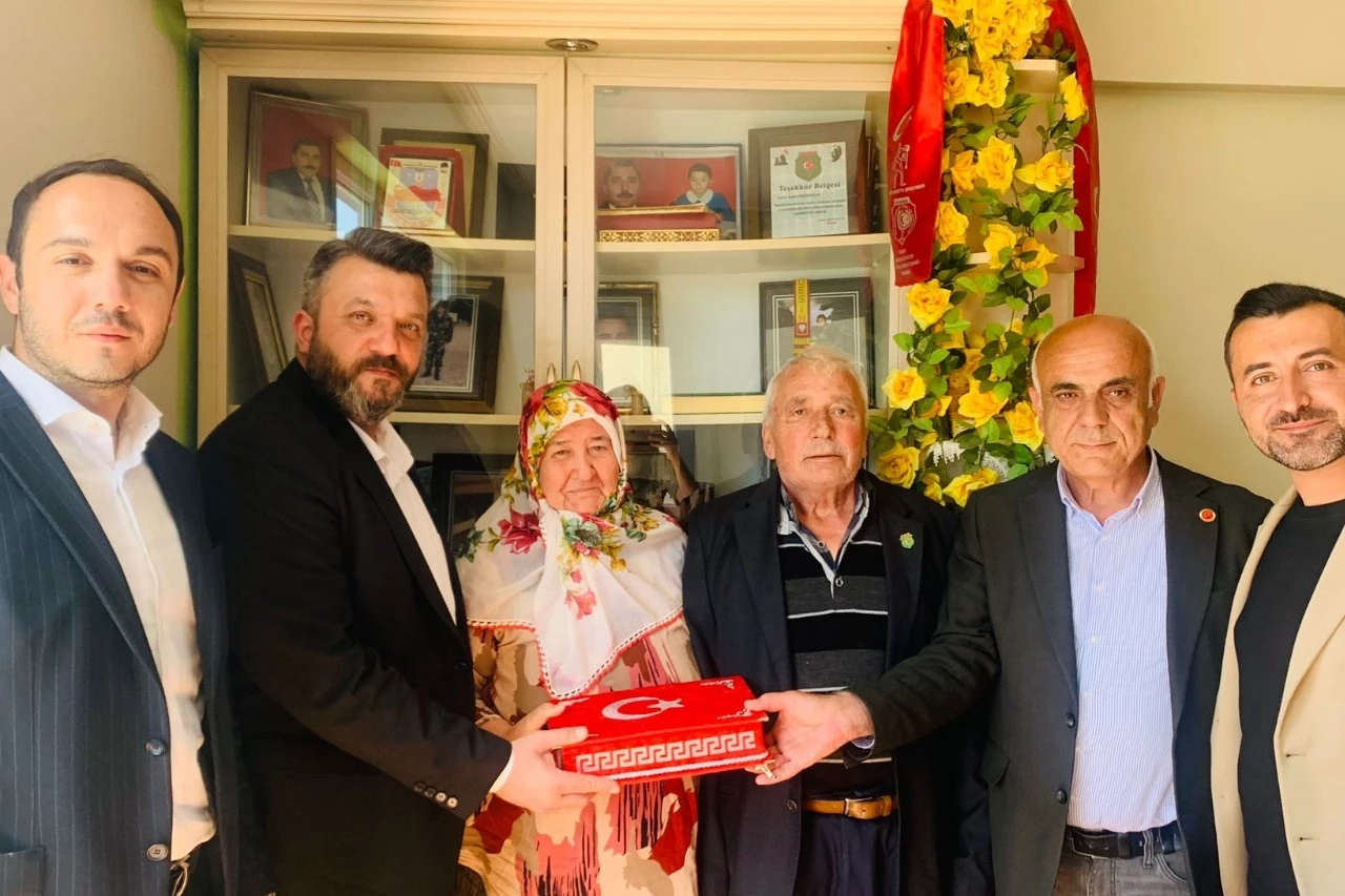 İzmit Belediyesi şehit ailelerini yalnız bırakmıyor