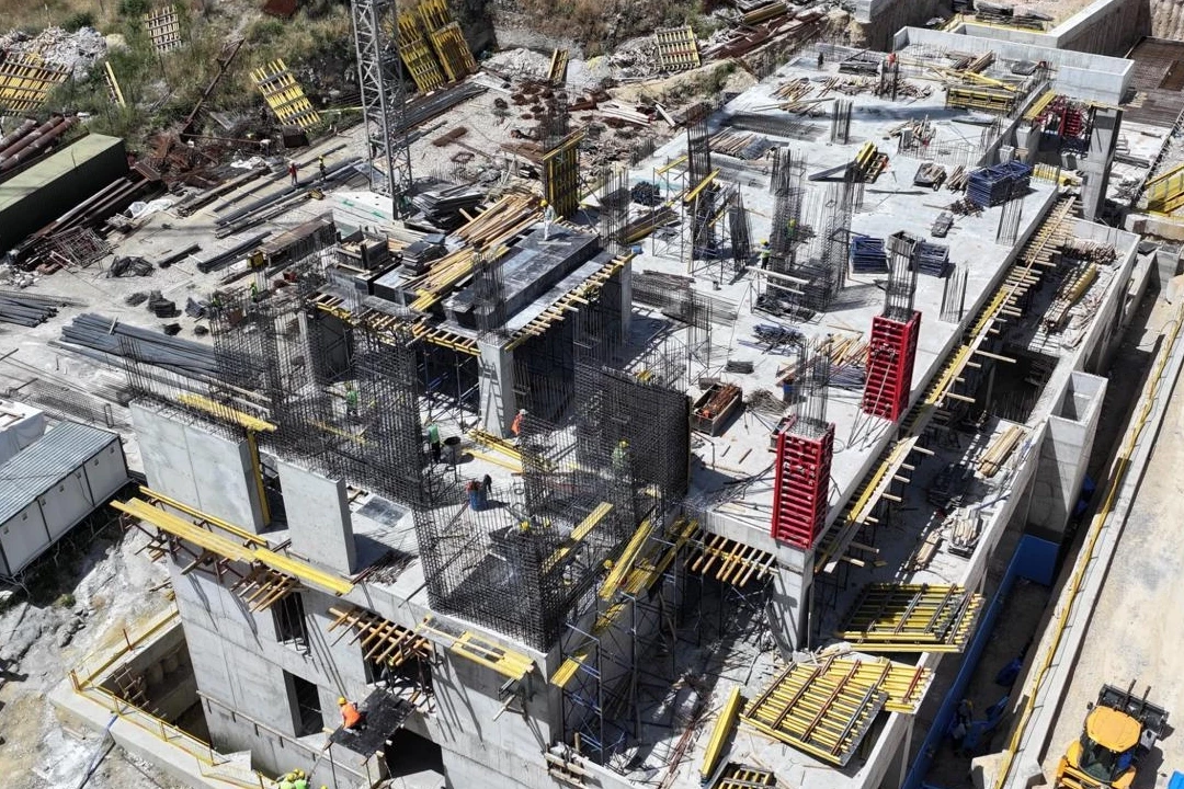 Eşrefpaşa Hastanesi yeni hizmet binası hızla yükseliyor