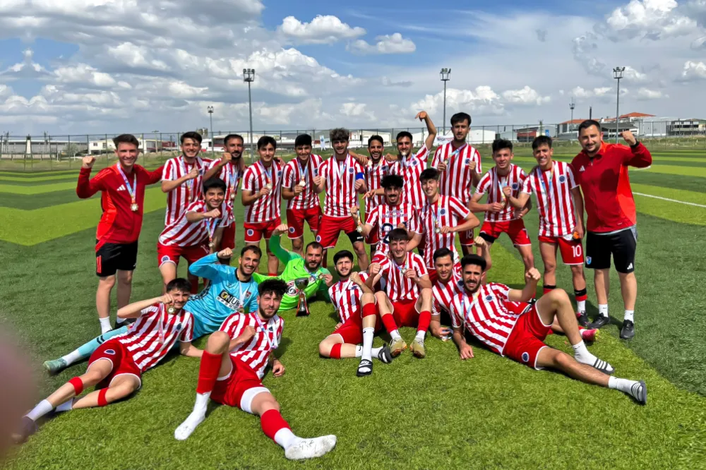 ATATÜRK ÜNİVERSİTESİ FUTBOL TAKIMI ŞAMPİYON OLARAK SÜPER LİG’E YÜKSELDİ