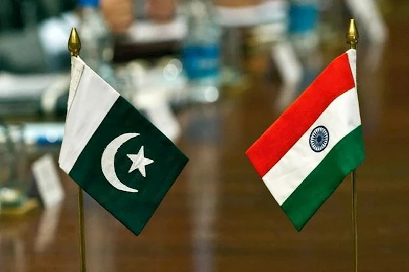 Pakistan ve Hindistan birbirlerinin diplomatlarını sınır dışı etti