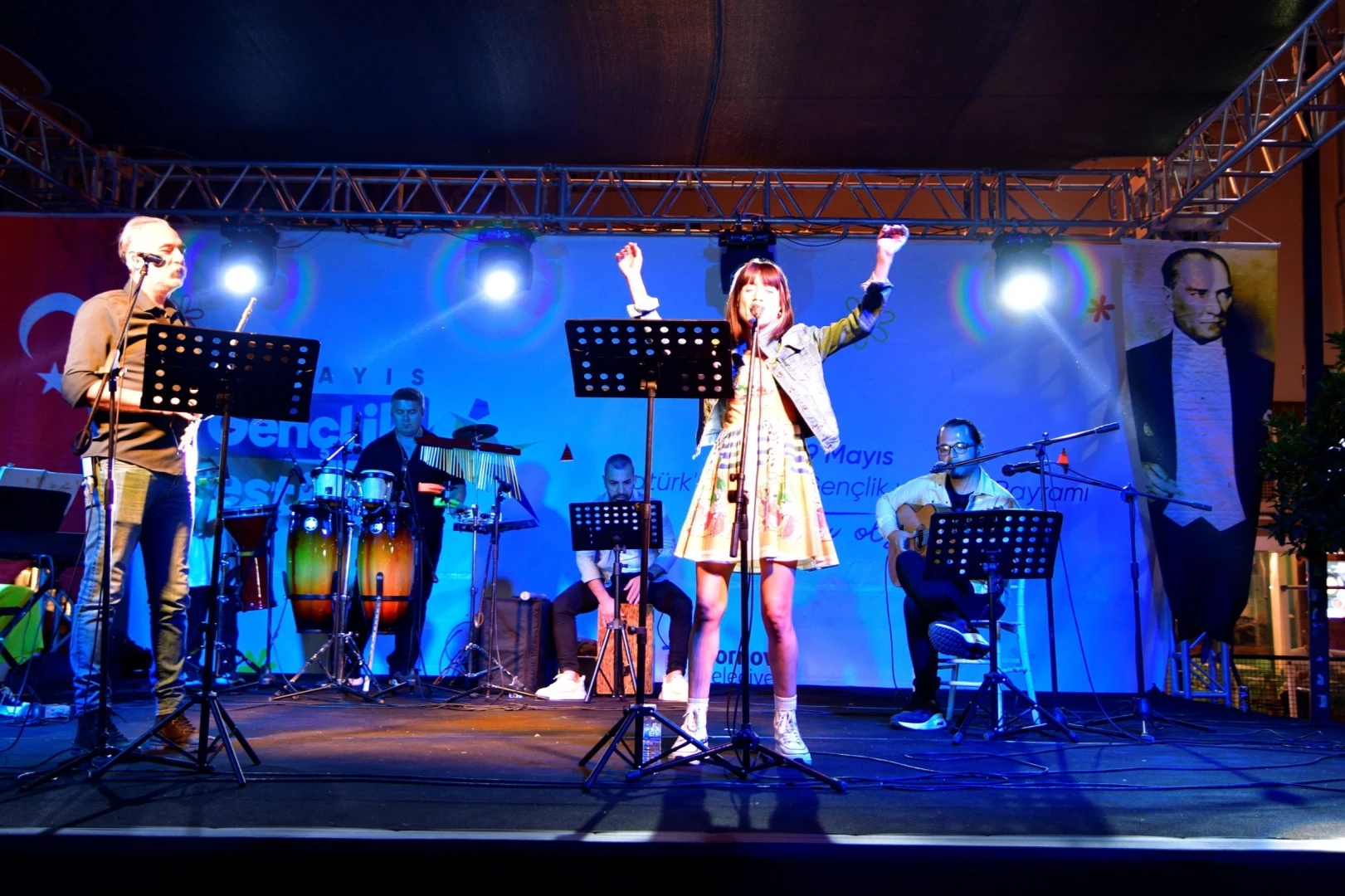 Bornova’da 19 Mayıs coşkusu meydanlara taşıyor