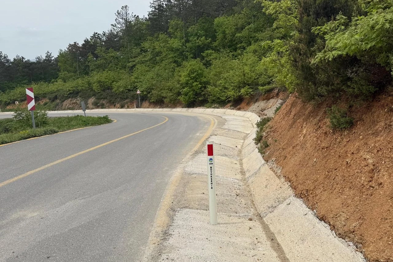 Sakarya’da güvenli ulaşım için 2 ilçeye 20 kilometrelik montaj