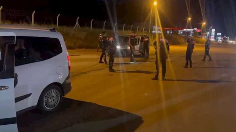 Kahta’da motosikletli polis timlerinden asayiş uygulaması: Silah ve fişek ele geçirildi  - Videolu Haber