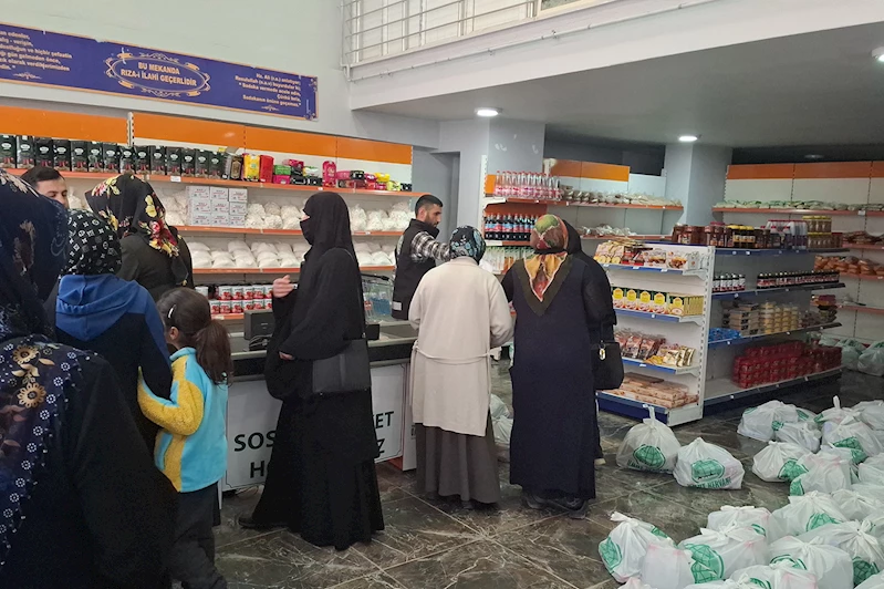 Umut Kervanı Van’da yardım çalışmalarını sürdürüyor